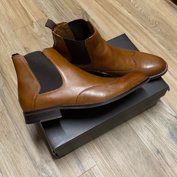 Men’s Tasso Elba Chelsea leather boot. - Picture 6 of 9